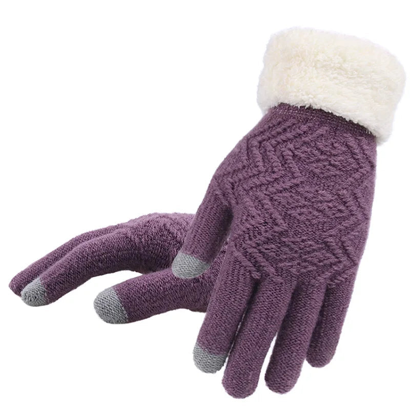 Knitted gloves with plush lining and touchscreen compatibility