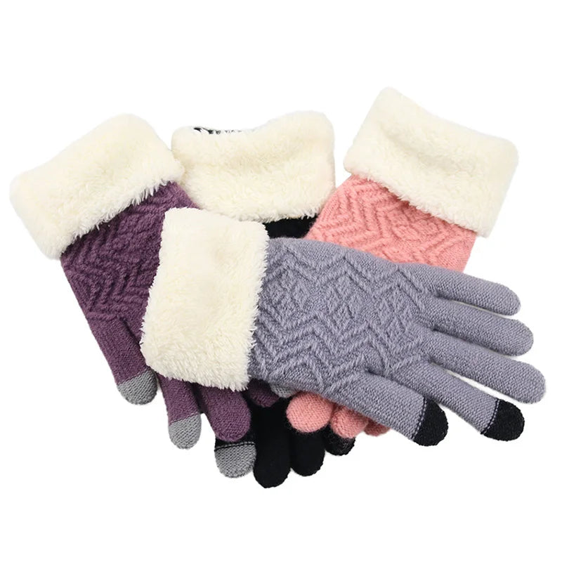 Knitted gloves with plush lining and touchscreen compatibility