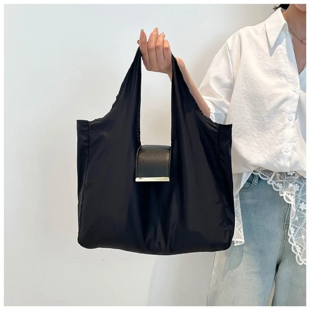 Compact keychain bag, foldable and portable, mini bag