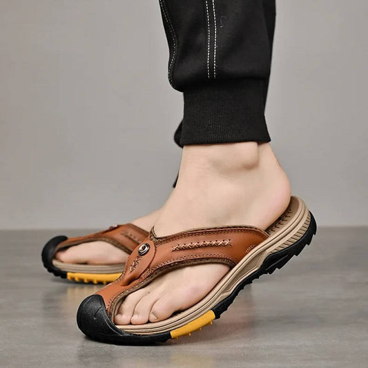 Men's water-resistant, ultra-light flip-flops